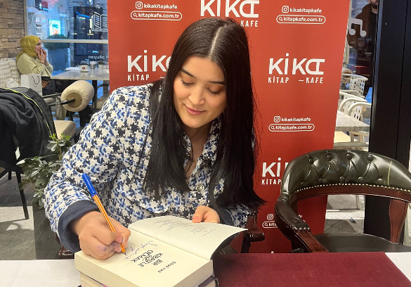 Sakarya Özge Naz İmza Etkinliği