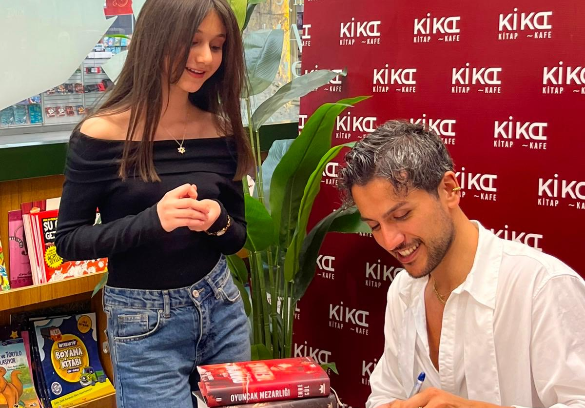 Gaziantep Emre  Gül İmza Günü